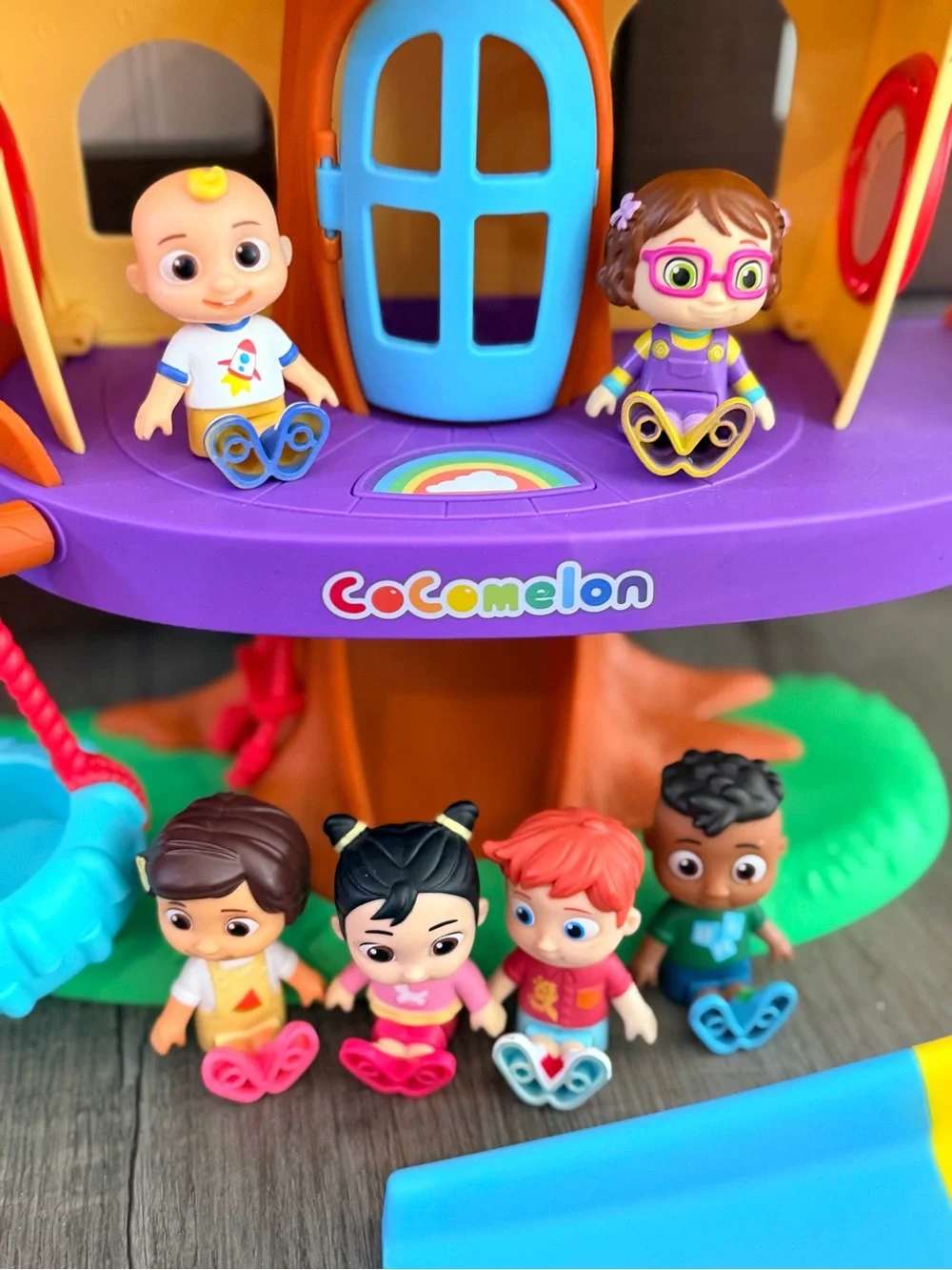 CoComelon Deluxe Clubhouse Playset - Features JJ and His Five Friends- Songs